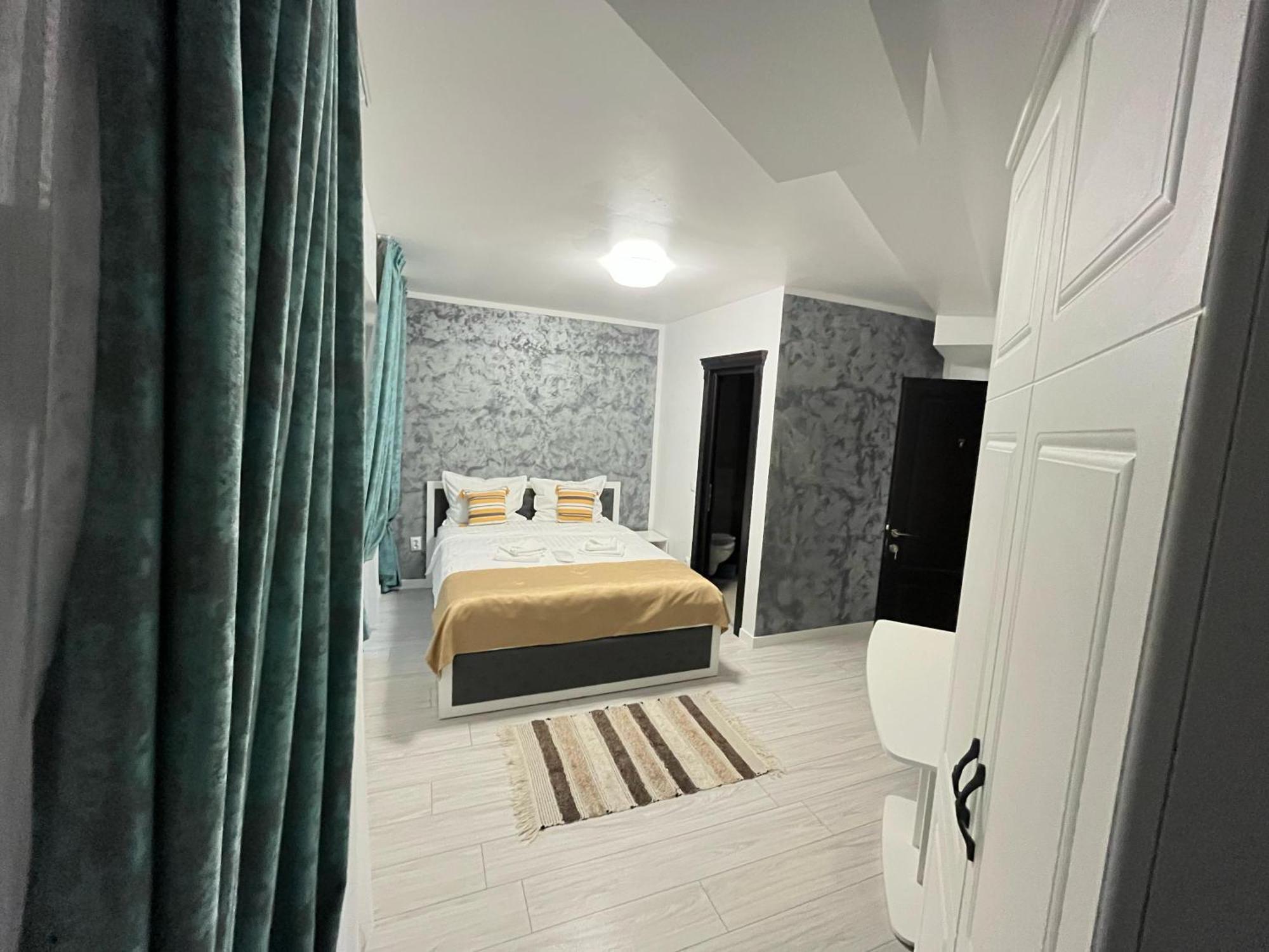 Grey Boutique Hotel Palas Iasi Exterior photo