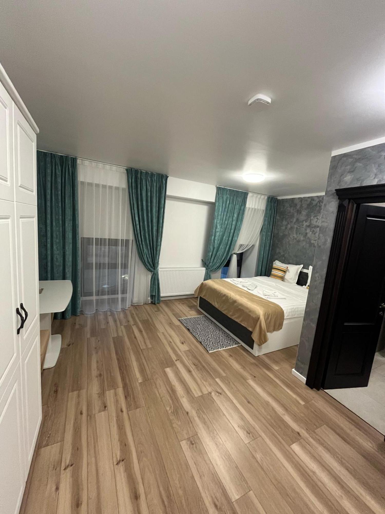 Grey Boutique Hotel Palas Iasi Exterior photo