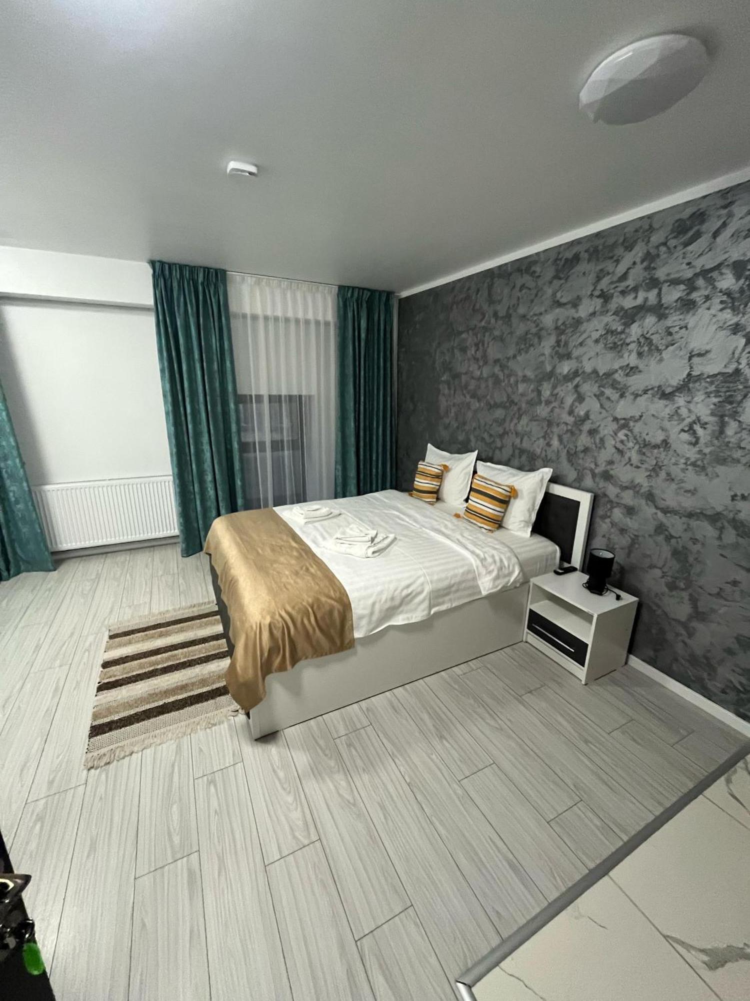 Grey Boutique Hotel Palas Iasi Exterior photo
