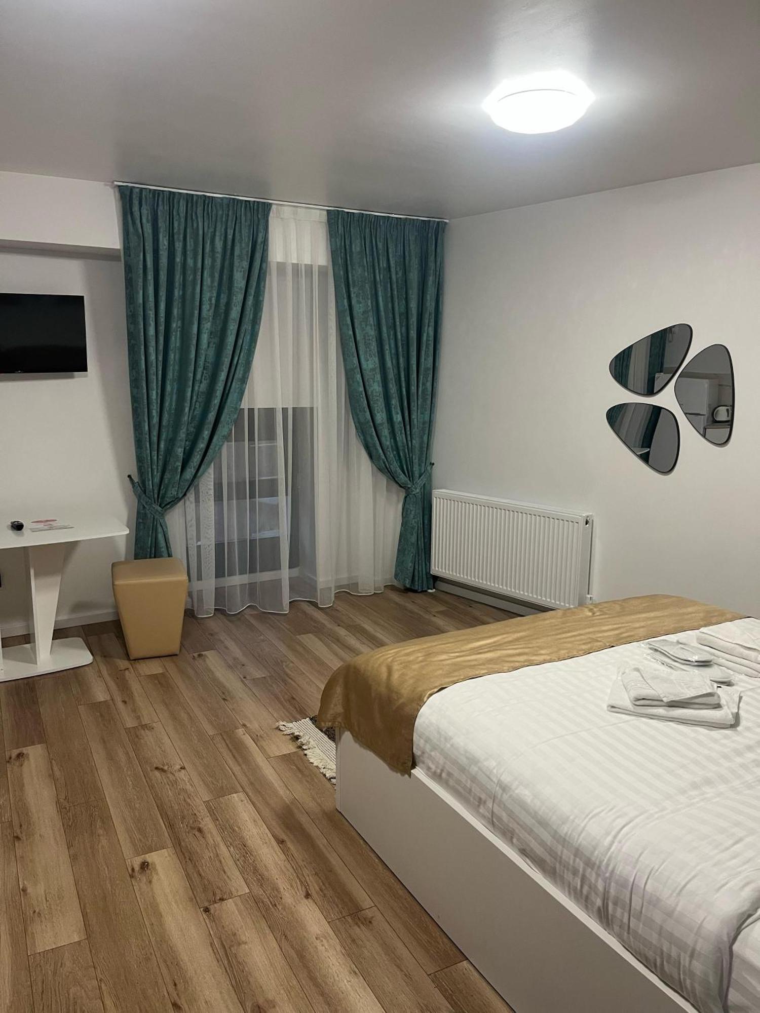 Grey Boutique Hotel Palas Iasi Exterior photo