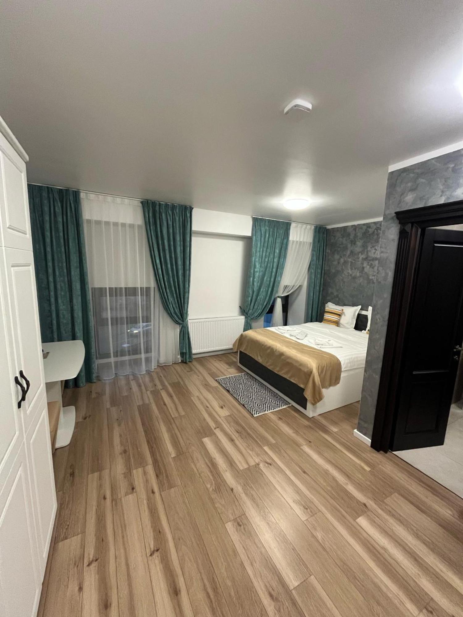 Grey Boutique Hotel Palas Iasi Exterior photo
