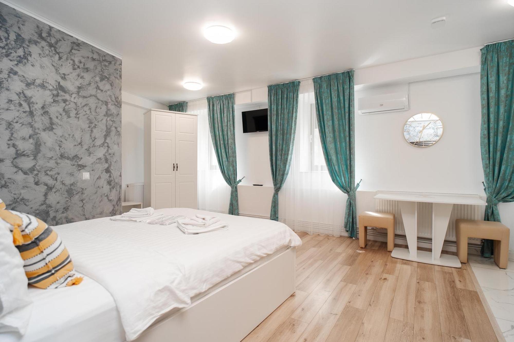 Grey Boutique Hotel Palas Iasi Exterior photo