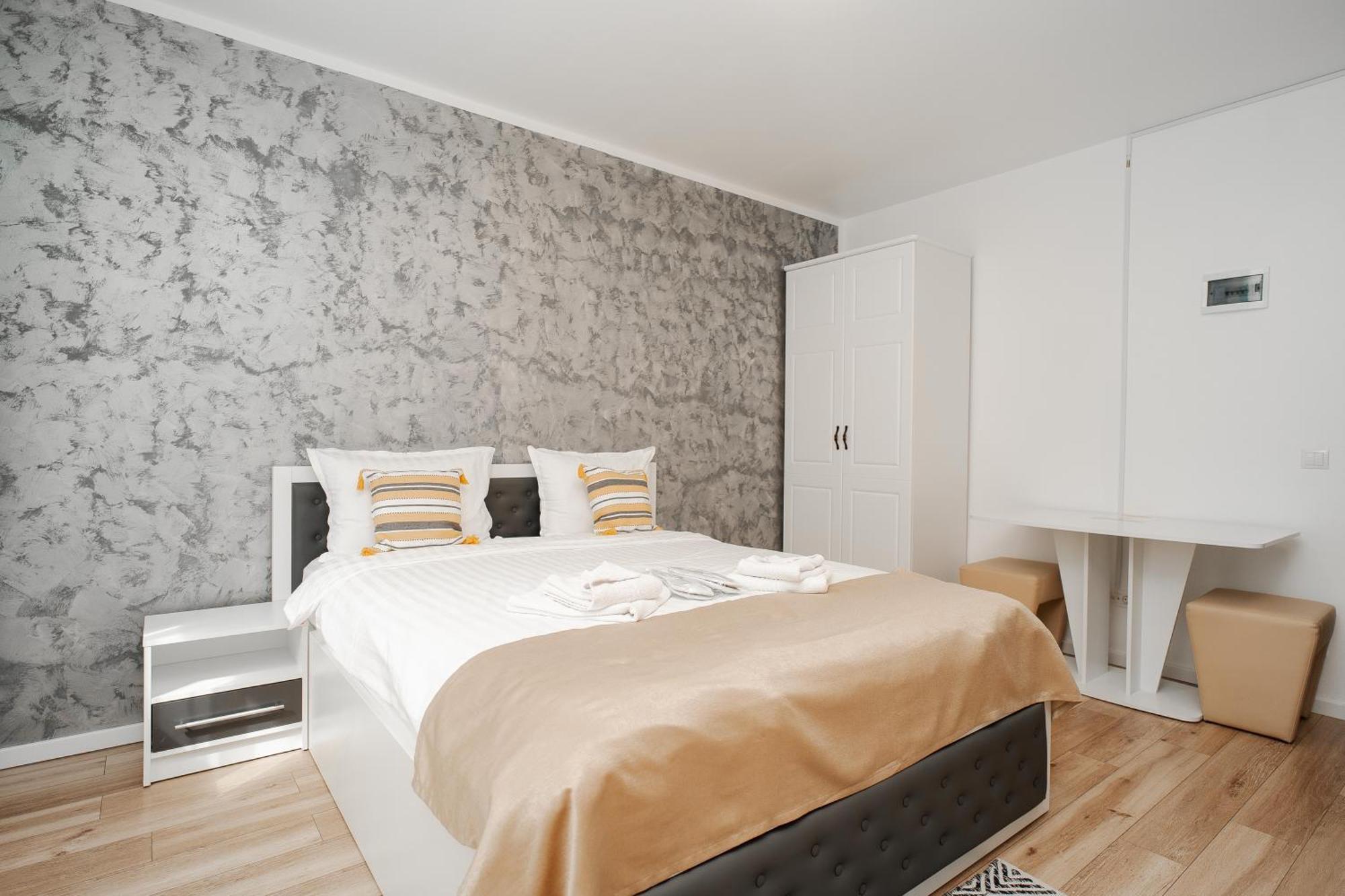 Grey Boutique Hotel Palas Iasi Exterior photo